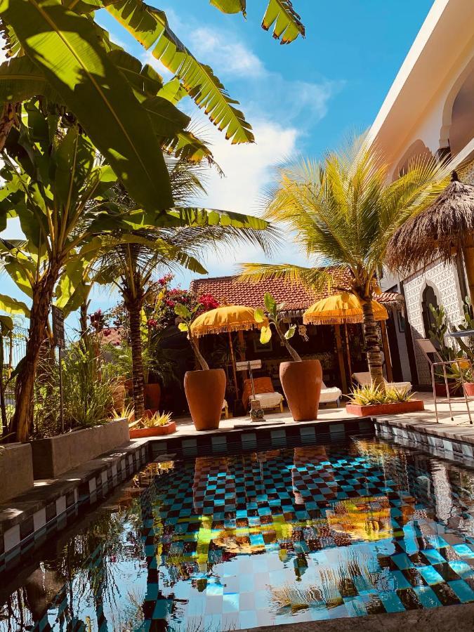 Sunflower Stay And Surf Canggu Екстериор снимка